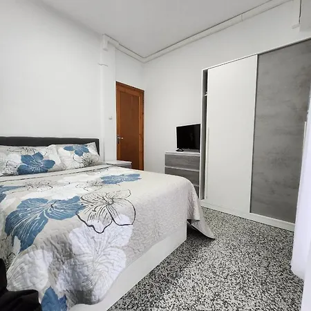 Beautiful,central, Two Bedrooms In Castello アパート *